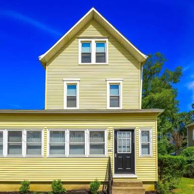 Main picture of 702 Parry Ave