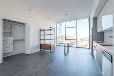 Main picture of 312 W Hubbard St