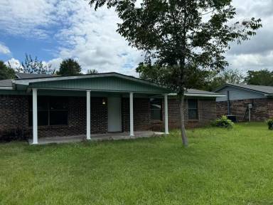 Main picture of 173 Canterbury Farm Rd