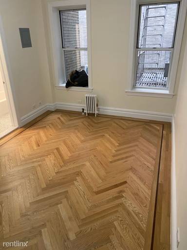 Main picture of 117 W 13th St