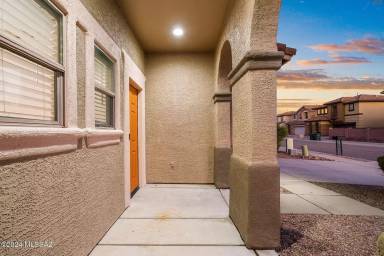 Main picture of 1626 W Homecoming Way