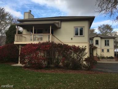 Main picture of 1110 Bay Rd