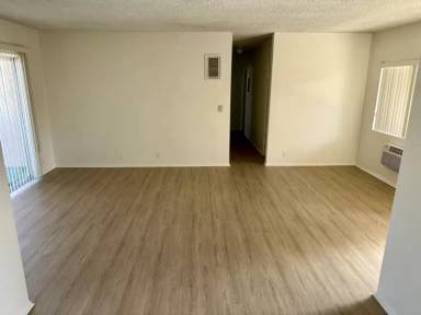 Main picture of 4350 Troost Ave