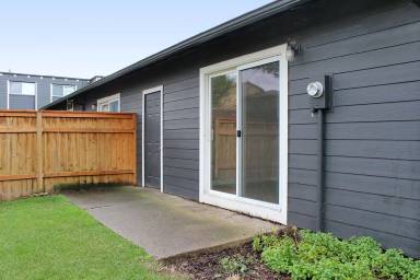 Main picture of 4605 NE Killingsworth St