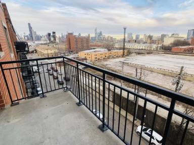Main picture of 2322 S Canal St