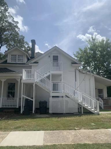Main picture of 400 East Hill Street - B