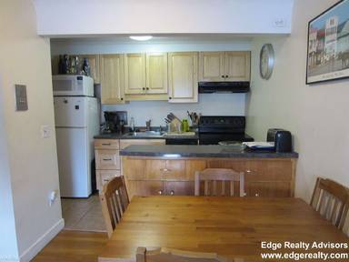 Main picture of 10 Commonwealth Ct