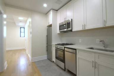 Main picture of 162 2nd Ave