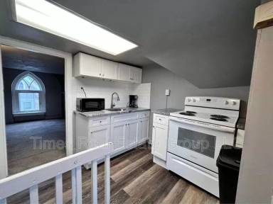 Main picture of 222 N Main St