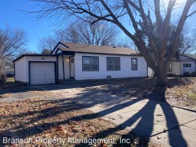 Main picture of 762 N Bebe St