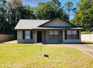 Main picture of 1384 Forest Lake Dr