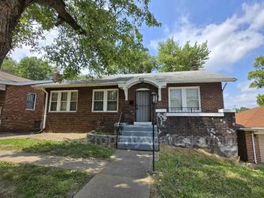 Main picture of 8831 May Ave