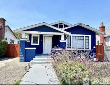 Main picture of 8007 Iris St