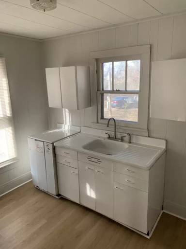 Main picture of 218 Elm St