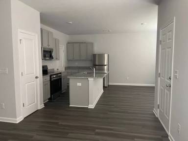 Main picture of 165 Ryan Ln