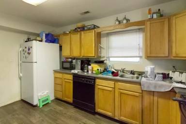 Main picture of 301 N Tillotson Ave