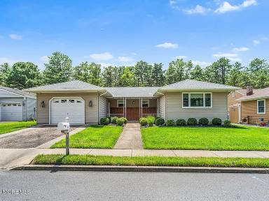 Main picture of 43 Freeport Ct