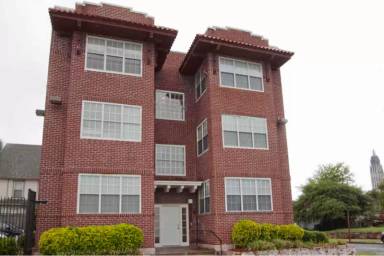 Main picture of 404 E 12th St