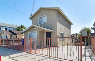 Main picture of 426 E Plaza Blvd