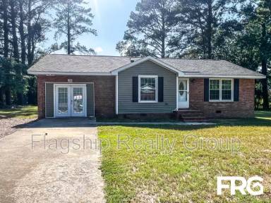 Main picture of 466 Circle Dr