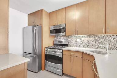 Main picture of 245 - 247 E 25th St Apartments