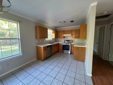 Main picture of 1409 S Pittsburg Ave