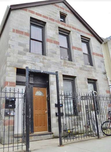Main picture of 1833 W 21st St