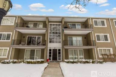 Main picture of 1115 N Old Woodward Ave