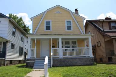 Main picture of 829 Siebert St