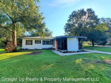 Main picture of 407 W Oak Dr