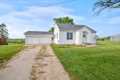 Main picture of 4111 Luxemburg Rd