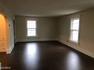 Main picture of 1725 Woodland Ave NW