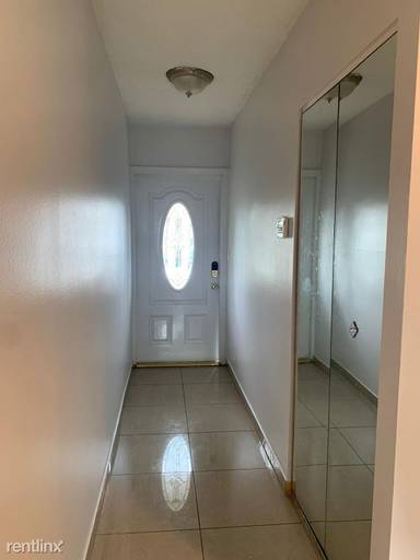 Main picture of 10328 SW 20th St