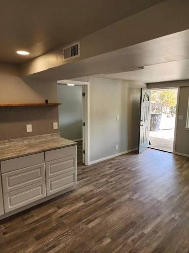 Main picture of 408 S Casa Loma Ln