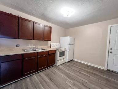 Main picture of 294 N Greenwood Ave