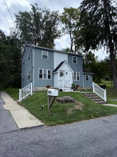 Main picture of 3320 S 7th Street Ext
