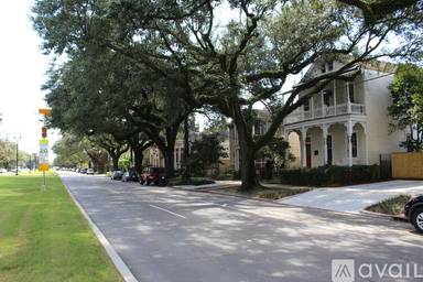 Main picture of 1122 Napoleon Ave