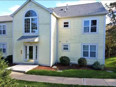 Main picture of 2205 S Huron Pkwy