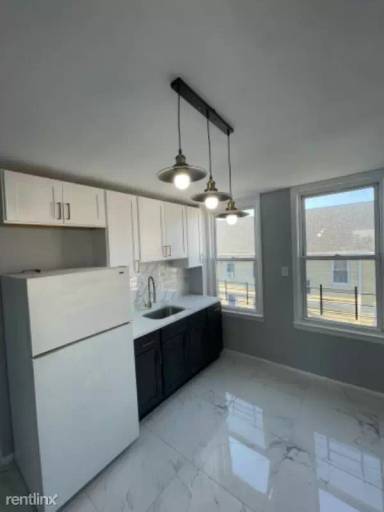 Main picture of 900 Flora St