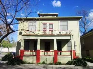Main picture of 401 19th St