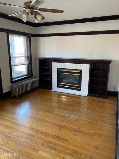 Main picture of 1429 W Victoria St