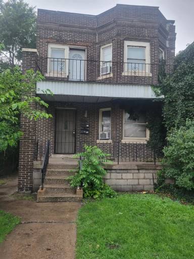 Main picture of 3740 Euclid Ave