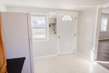 Main picture of 1306 S Business 54