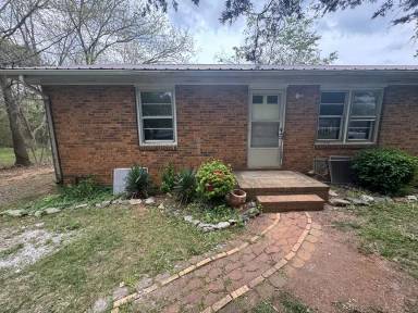 Main picture of 105 Leslie Dr
