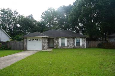 Main picture of 304 Green Oak Dr