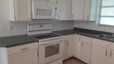 Main picture of 428 Manhattan Ave