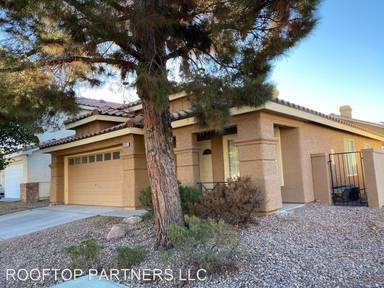 Main picture of 2429 Avenida Familia