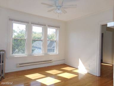 Main picture of 4216-4226 N Clark St