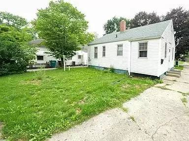 Main picture of 19776 Detroit Ave