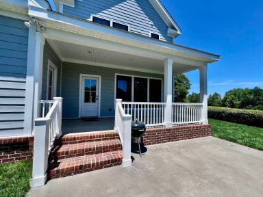 Main picture of 6100 Walkers Ferry Ln